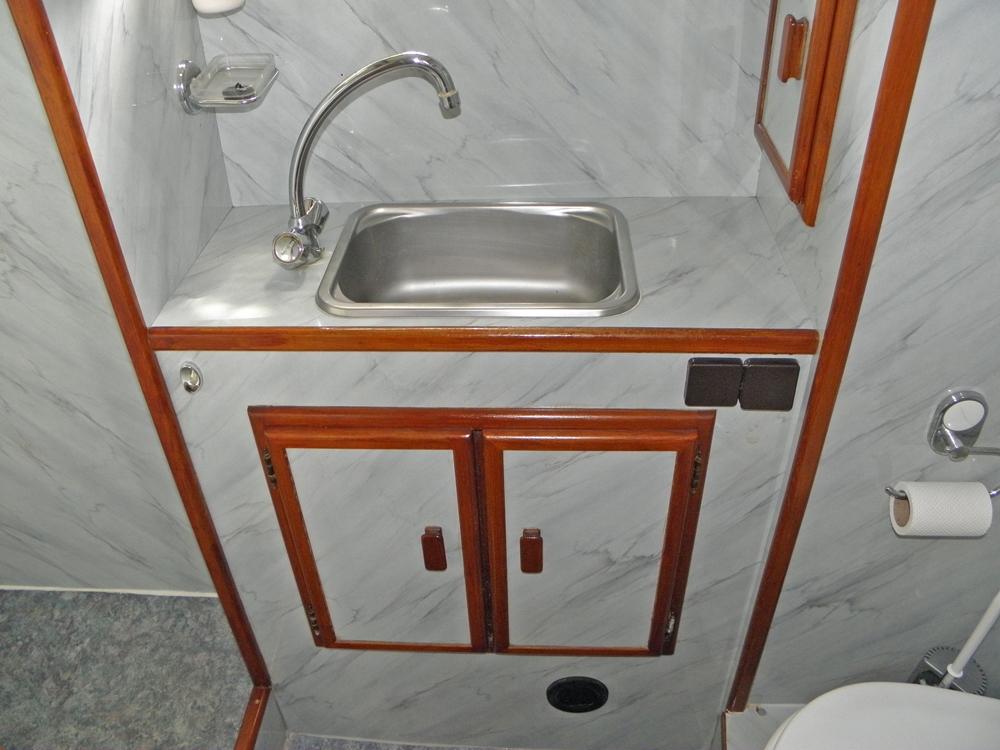 Aft cabin, Accommodation